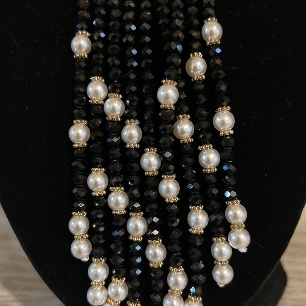 Natasha gold black and pearl statement necklace - Picture 5 of 6